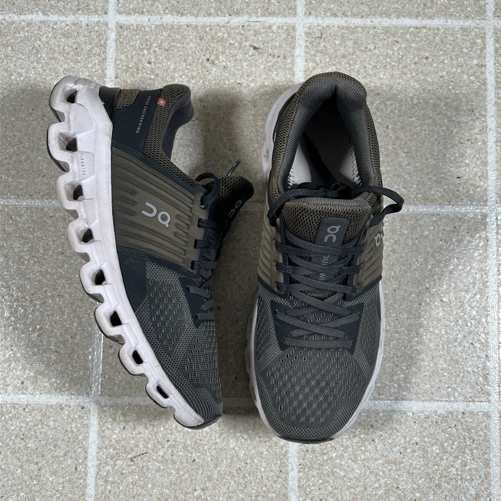 On Cloud Running Shoes for Women - Olive/Black - Picture 2 of 10